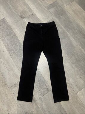Women's Straight Leg Black Jeans - Sleek Everyday Fit